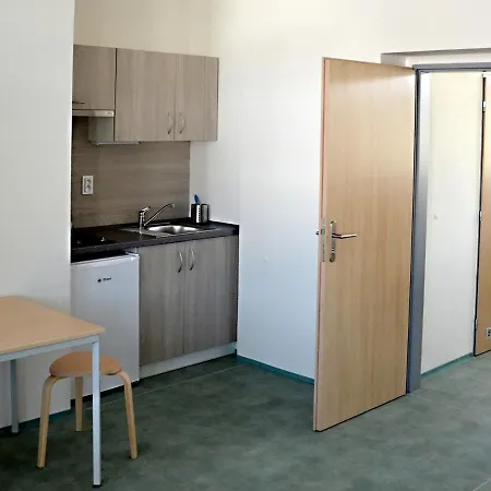 Hostel A Cykloubytovna Koupaliště *