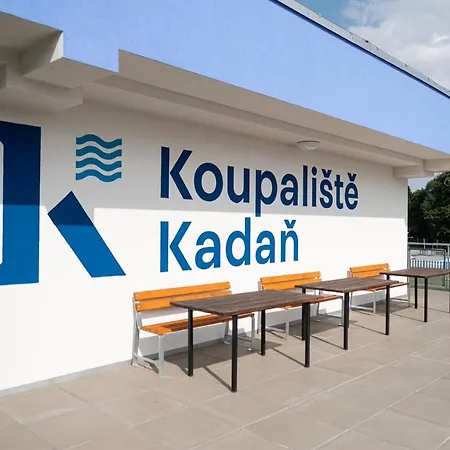 A Cykloubytovna Koupaliště Hostel Kadaň