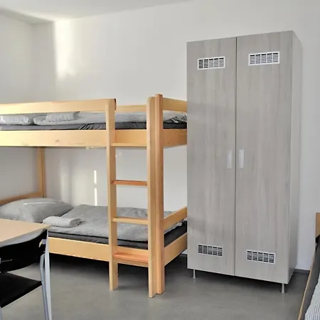 Hostel A Cykloubytovna Koupaliště *